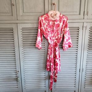 💞Ambrielle women's short bathrobe, size M, pink roses, gently worn💞
